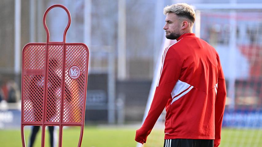 Auch mit dabei: Danny Blum darf sich in Prag im Club-Trikot zeigen. 