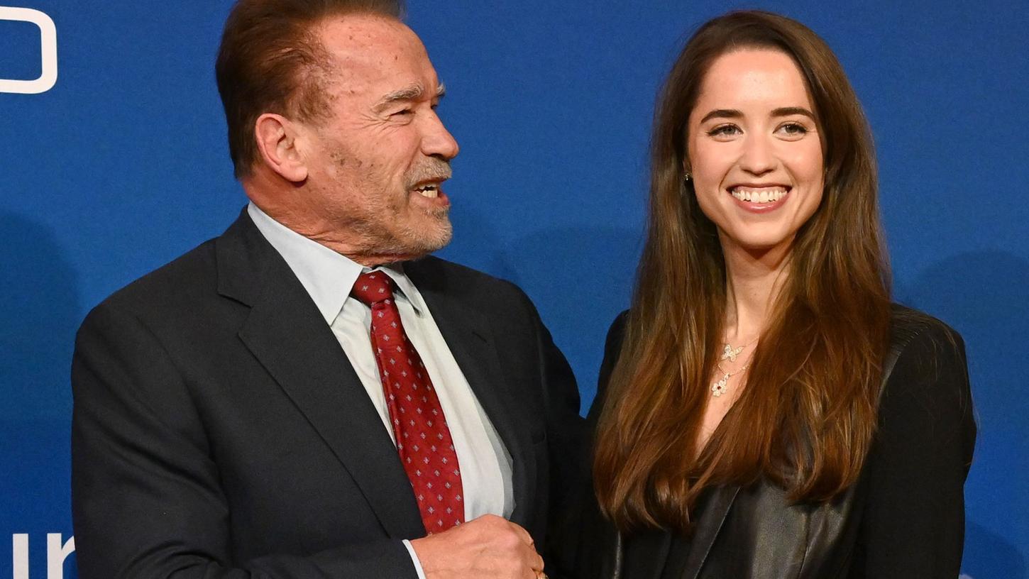 Arnold Schwarzenegger, Schauspieler und Bodybuilder aus Österreich sowie ehemaliger Gouverneur von Kalifornien, und seine Tochter Christina im Biohotel Stanglwirt.