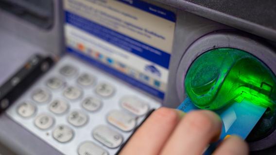 Kein Online-Banking, kein Bargeld an Automaten: Kunden dieser Bank müssen am Wochenende umplanen
