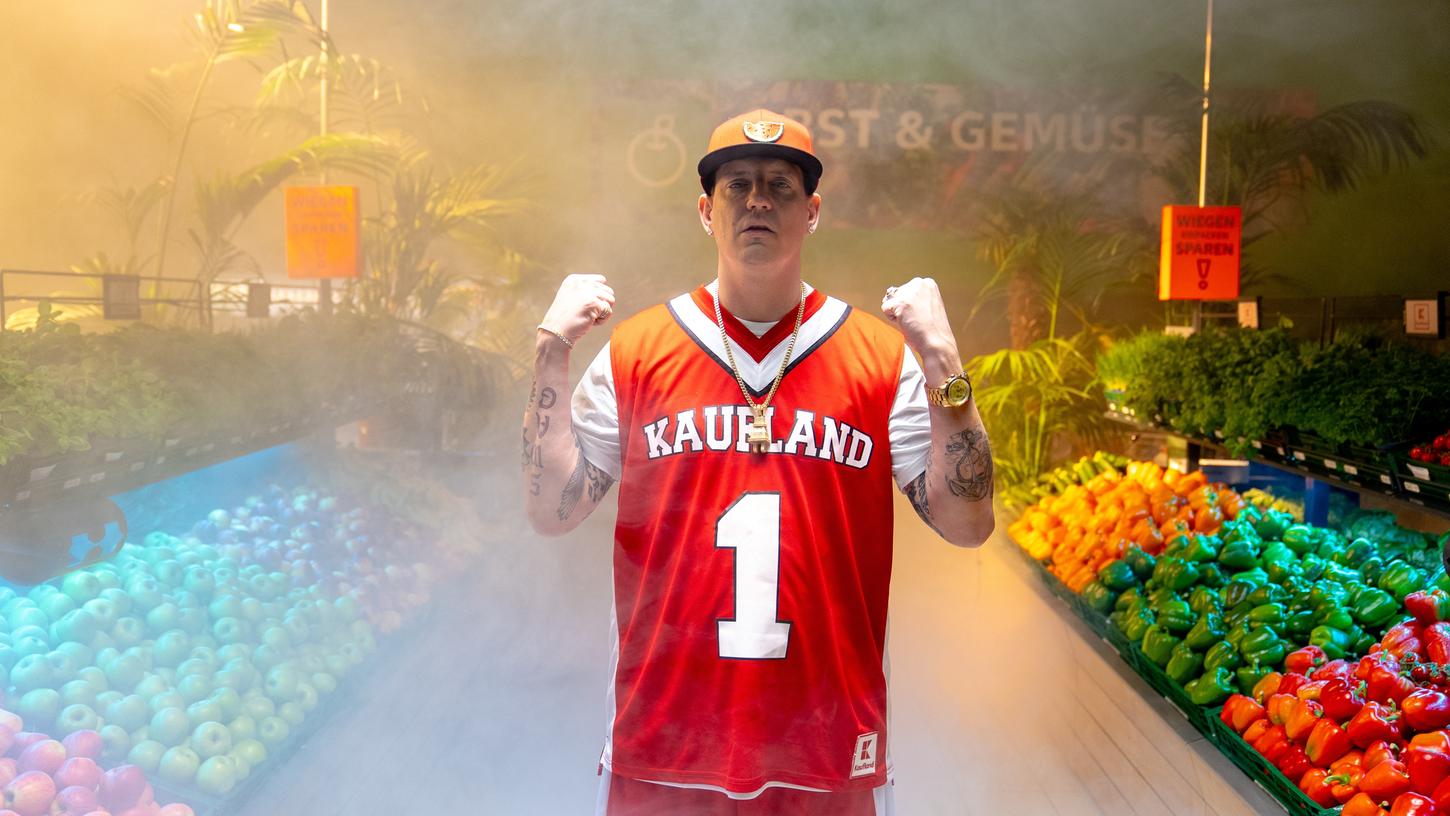 Im Video rappt sich Money Boy als "Fresh Boy" durch die Obst- und Gemüseabteilung einer Kaufland-Filiale. Im Video rappt sich Money Boy als "Fresh Boy" durch die Obst- und Gemüseabteilung einer Kaufland-Filiale.