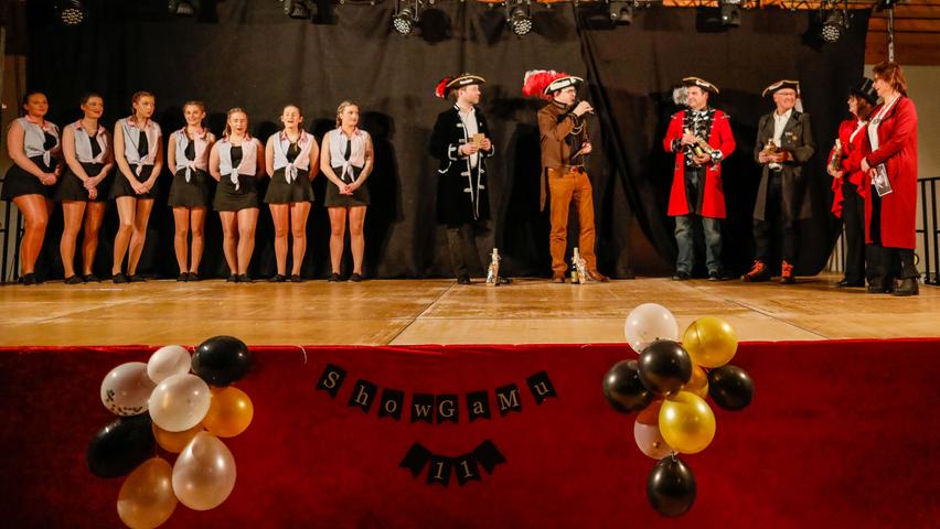 Volle Hütte zum Jubiläum: Veitsbronner Piraten feiern ihre 11. Prunksitzung