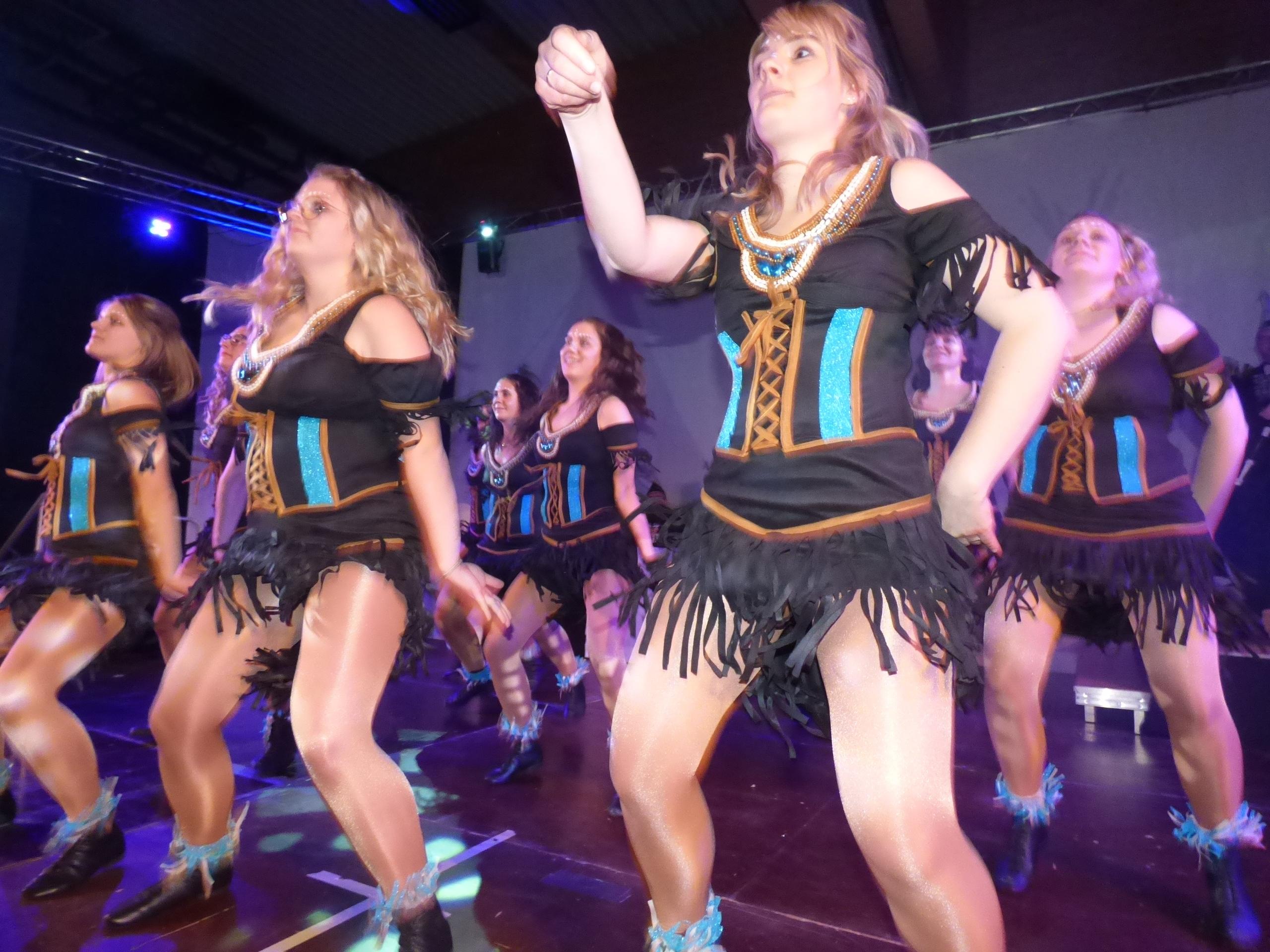 Die Tanzgruppe "Dancerina El Gardo"