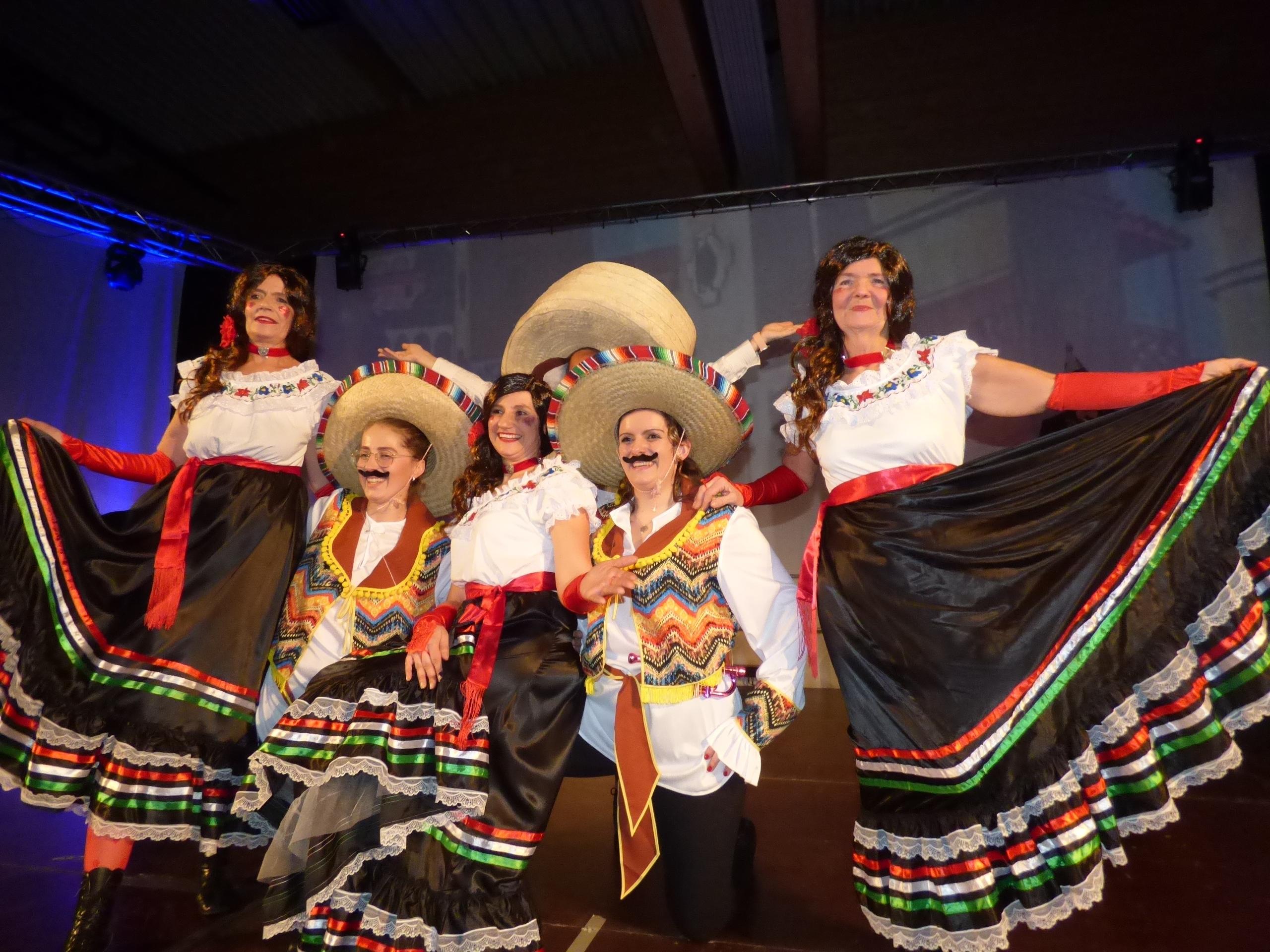 Bis vor 14 Tagen war noch nicht sicher, ob es wieder ein Weiberballett gibt. Mit der schnellsten Maus von Mexiko wirbelten die Senoras und Senioritas dann aber doch über die Bühne und hatten sogar noch genügend Puste für eine Zugabe.