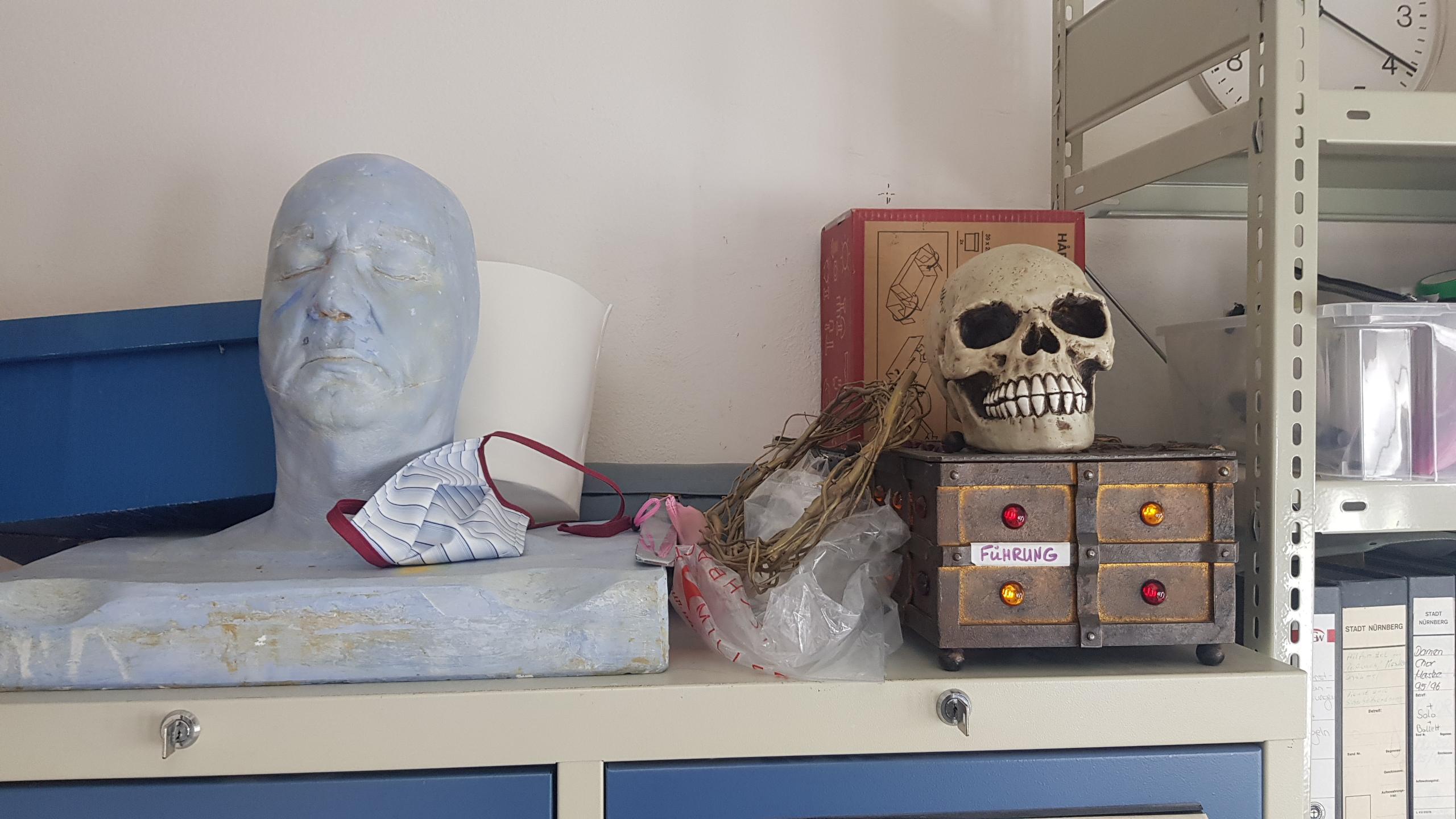  Foto zu Wagner, Hamlet, das Christkind und das Geheimnis von Söders Faschingsmasken 