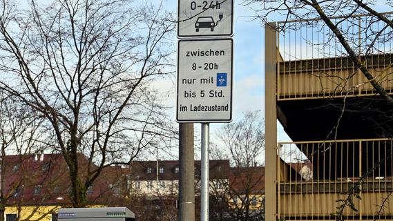 Strafzettel fürs Tanken an der E-Ladesäule in Erlangen? Das soll es nicht mehr geben