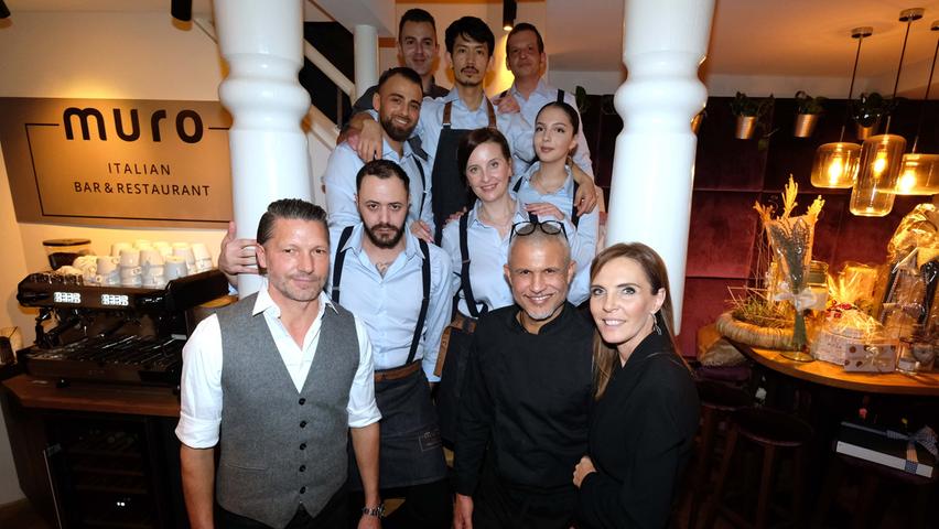 Das Team des muro: Martin Diermeier (Inhaber, li vorne) und Agata Max (rechts vorne) mit ihren Mitarbeiterinnen und Mitarbeitern.
