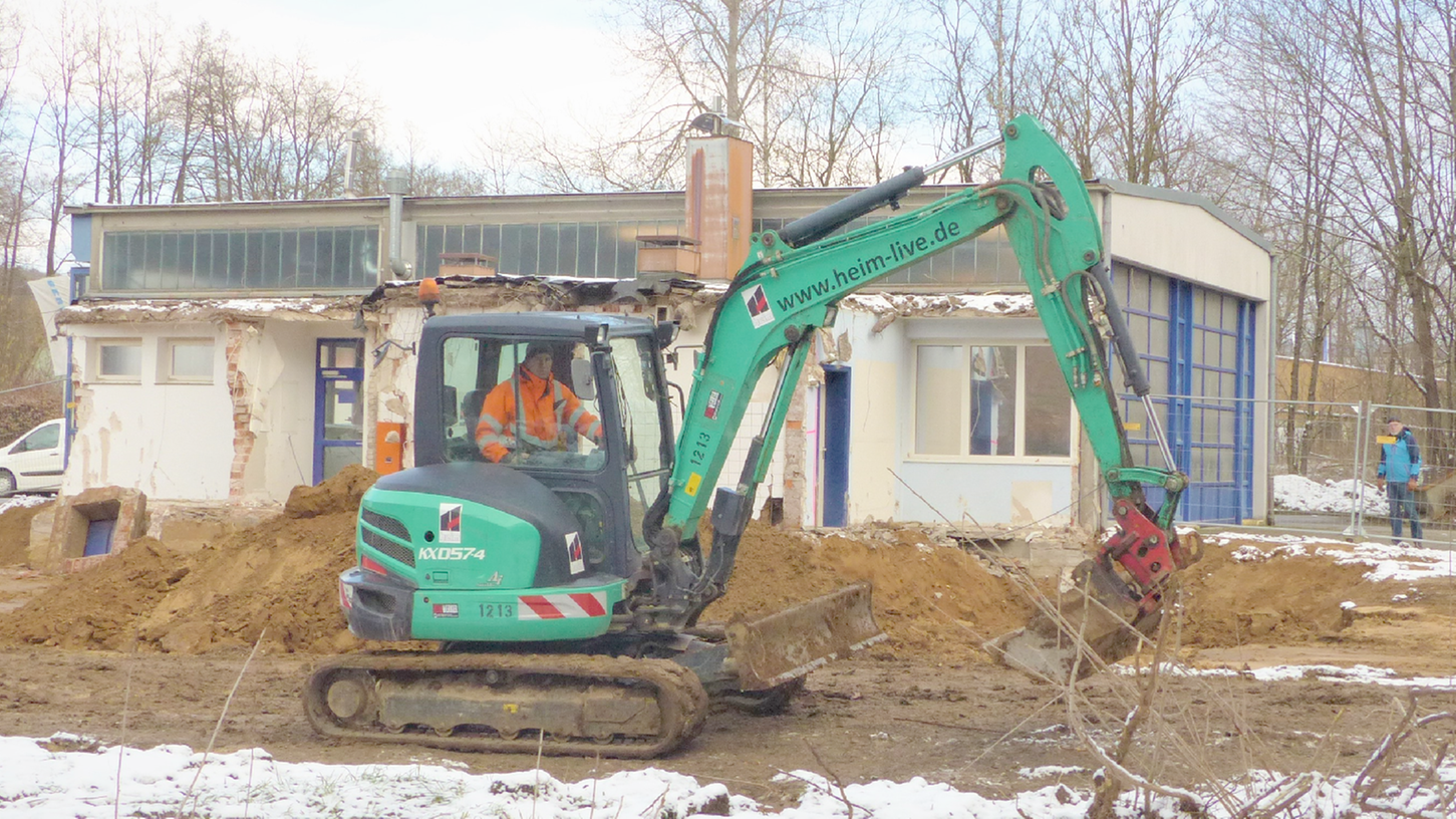 An der TÜV-Niederlassung in Altensittenbach sind derzeit die Bagger am Werk.