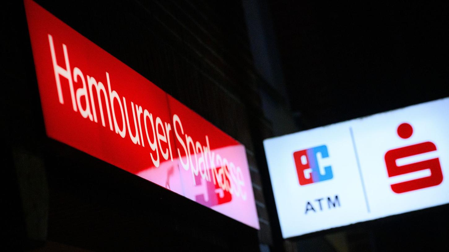 Eine Filiale der Hamburger Sparkasse. Eine Filiale der Hamburger Sparkasse.