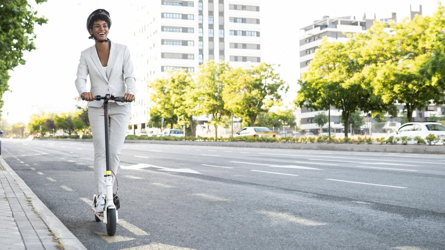 E-Scooter gelten als Kraftfahrzeuge und werden wie Autos behandelt.