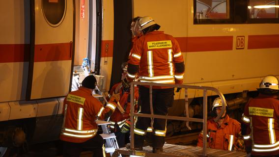 ICE bleibt wegen Stromausfalls stehen - 50 Reisende mitten in der Nacht in Franken gestrandet