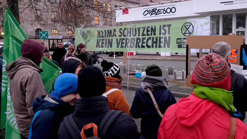 Klimaaktivisten in Nürnberg vor Gericht - Demo zieht durch die Innenstadt