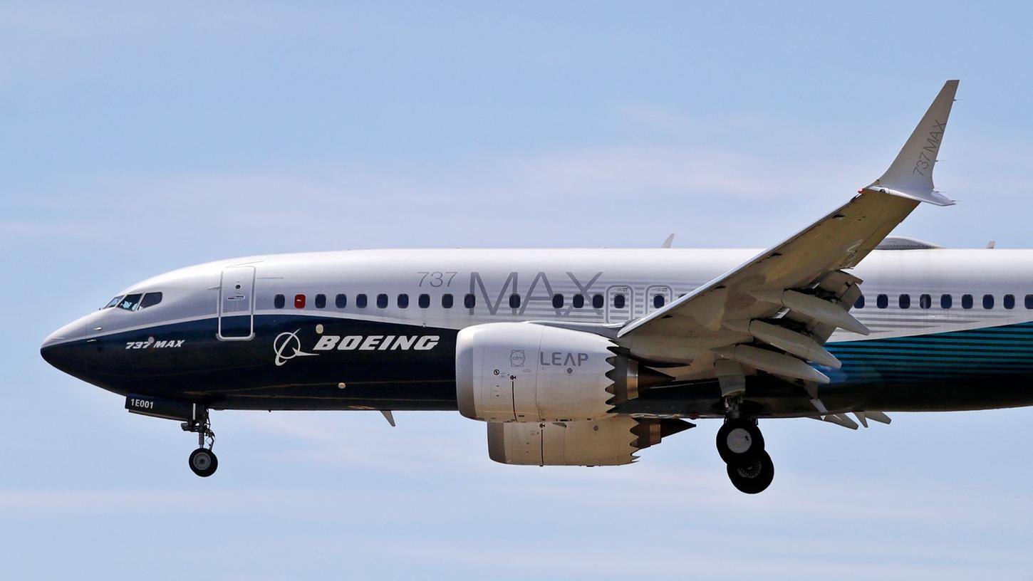 Ein Flugzeug vom Typ Boeing 737 Max  im Landeanflug: Der US-Flugzeugbauer hat seine Quartalszahlen vorgelegt.
