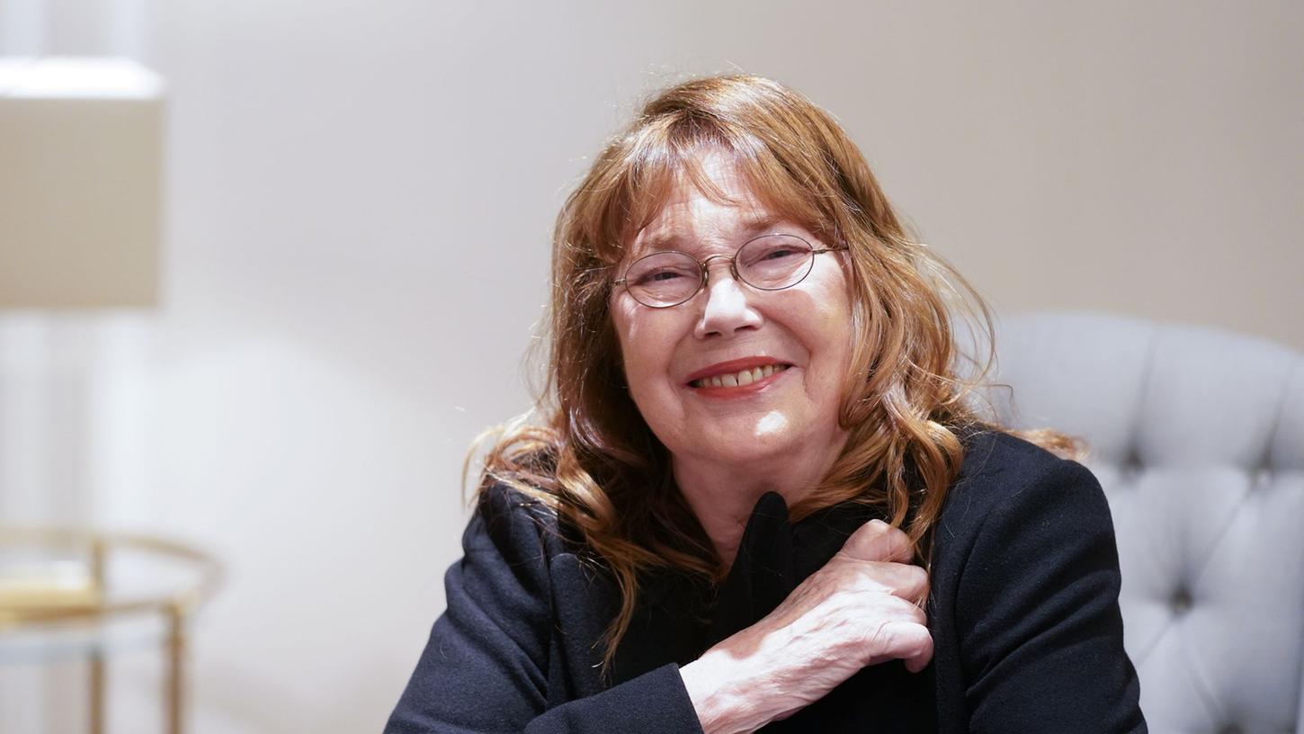 Die englisch-französische Schauspielerin und Sängerin Jane Birkin trauert auch nach zehn Jahren noch um ihre Tochter Kate. Die englisch-französische Schauspielerin und Sängerin Jane Birkin trauert auch nach zehn Jahren noch um ihre Tochter Kate.