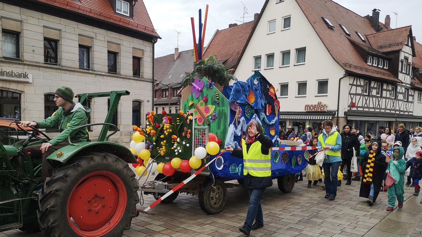 Der traditionelle Faschingsumzug der Freien Kindergruppe durch Altdorf findet dieses Jahr nach dreijähriger Pause wieder statt.