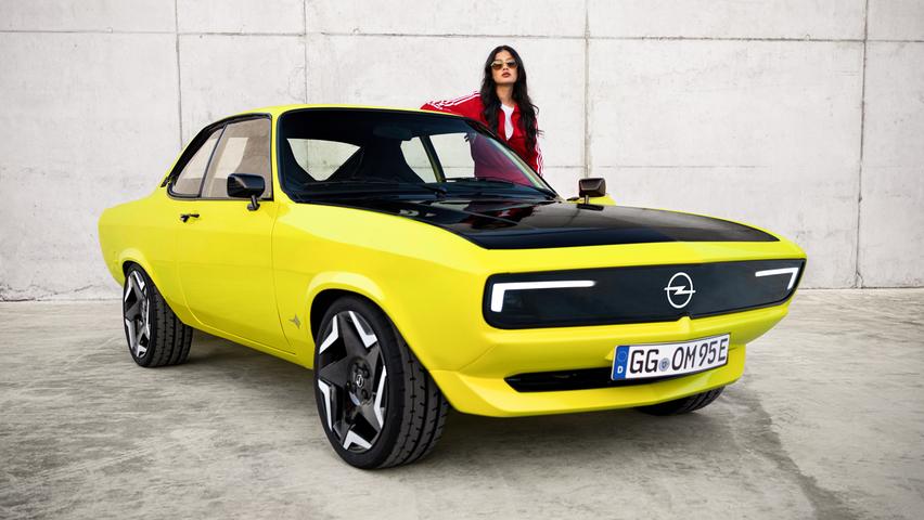 Vor rund eineinhalb Jahren stellte Opel den zum E-Auto umgebauten Manta ElektroMOD vor. Sein Felgendesign wird von Astra und Grandland GSe aufgegriffen.