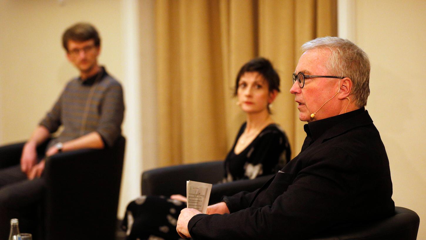 Diskutieren im Staatstheater:  Moritz Florin, Ella Schindler und Alexander Jungkunz (von links).