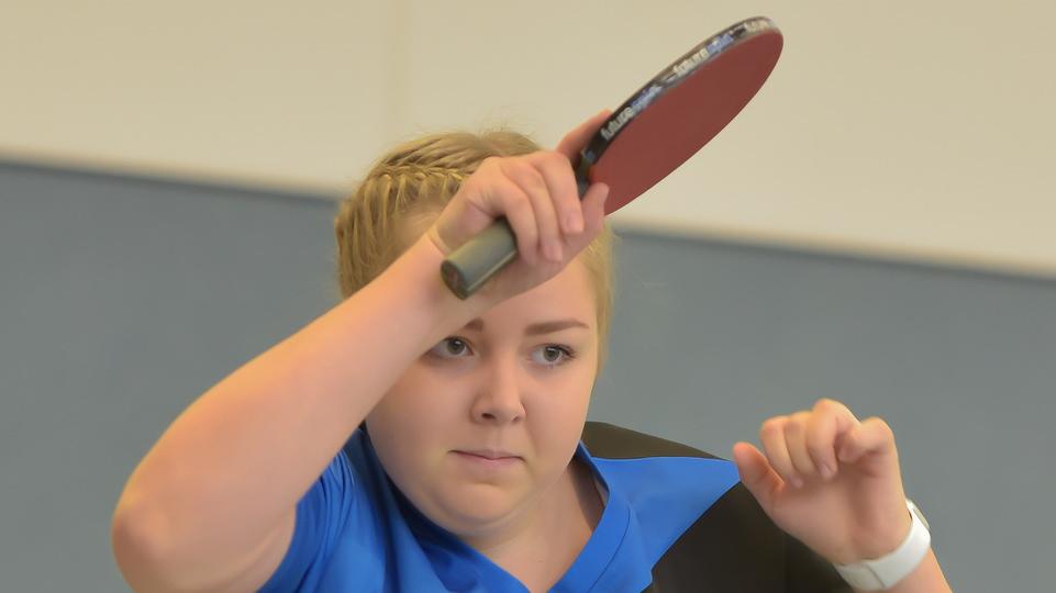 Das Laufer Tischtennis-Ass Alexandra Küber traf bei den Landesmeisterschaften in ihrer Gruppe auf einige der stärksten Spielerinnen im Freistaat.