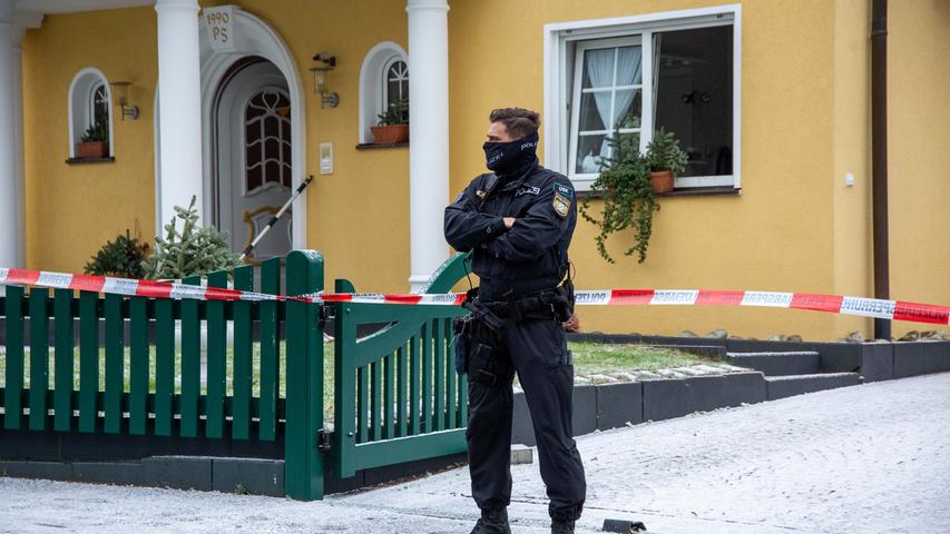 Gegen 9 Uhr alarmierte ein Zeuge die Polizei nach Weiherhof, einen Ortsteil von Zirndorf.