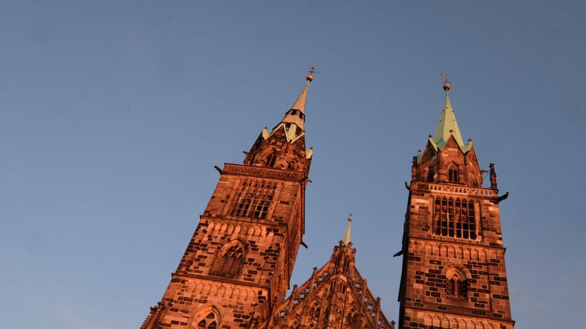Die Lorenzkirche überstand die Bauarbeiten unbeschadet.
