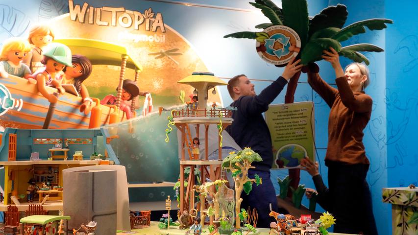 So klassisch wie nachhaltig kommt auch Playmobil daher. Die Forschungsstation "Wiltopia" der Zirndorfer ermöglicht dem Nachwuchs nicht nur naturnahes Spielen, sie besteht zudem zu 80 Prozent aus recycelten Materialien. 
