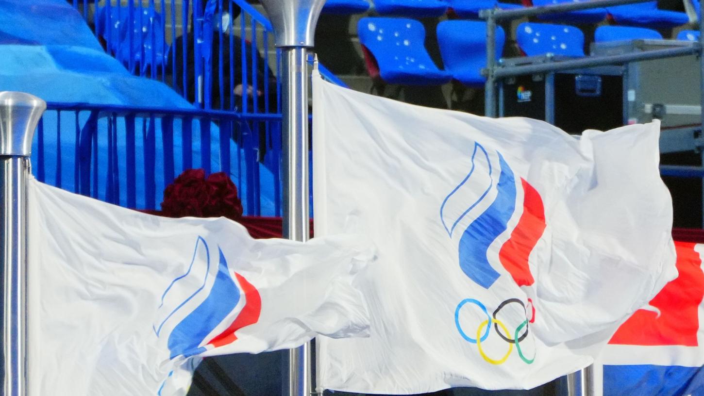 Die Flagge des Russischen Olympischen Komitees.