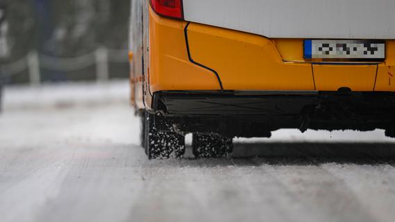 Verschneite Straßen im Landkreis Neumarkt: Busse verspäten sich oder fallen ganz aus