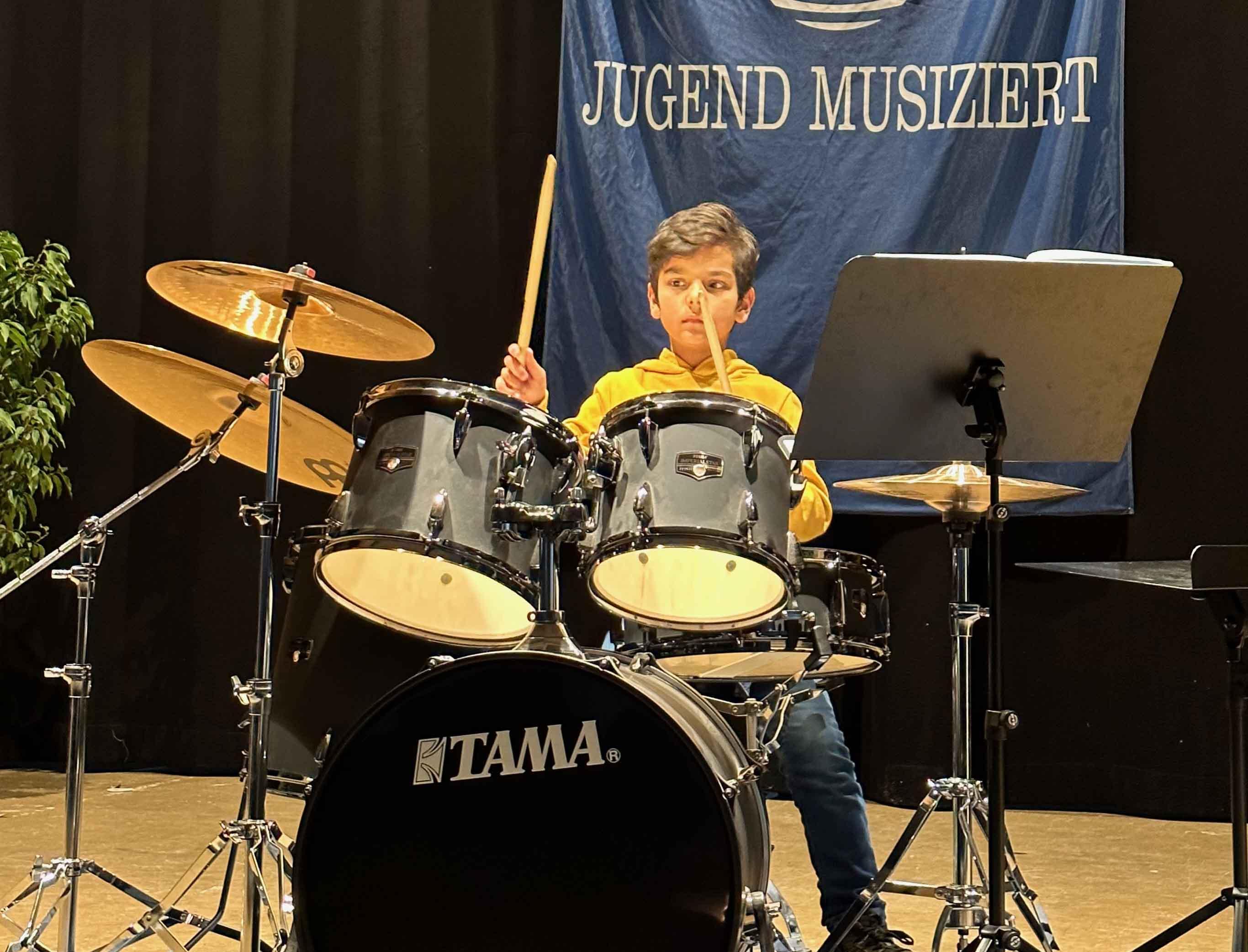 Über einen ersten Platz konnte sich Adam Koch beim Regionalwettbewerb „Jugend musiziert“ freuen. Über einen ersten Platz konnte sich Adam Koch beim Regionalwettbewerb „Jugend musiziert“ freuen.