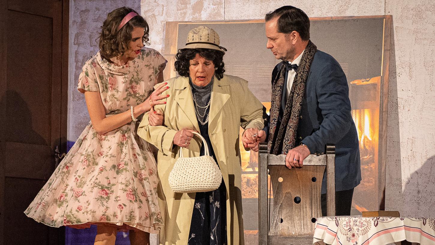 Die Weißenburger Bühne 87 e.V. hat im Wildbadsaal viel Applaus für die Premiere von „Mein Freund Harvey“ erhalten. Die Weißenburger Bühne 87 e.V. hat im Wildbadsaal viel Applaus für die Premiere von „Mein Freund Harvey“ erhalten.