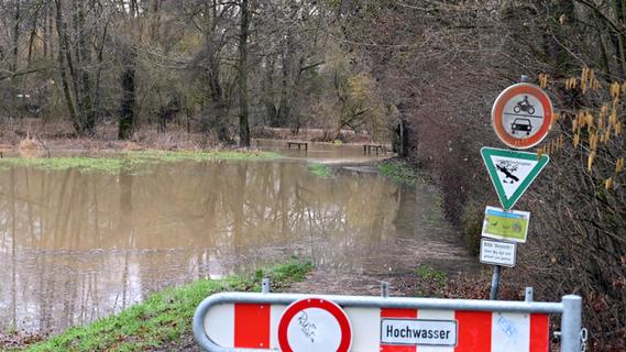 Nach Dauerregen in Franken: Flüsse in Erlangen und im Landkreis ERH treten über die Ufer
