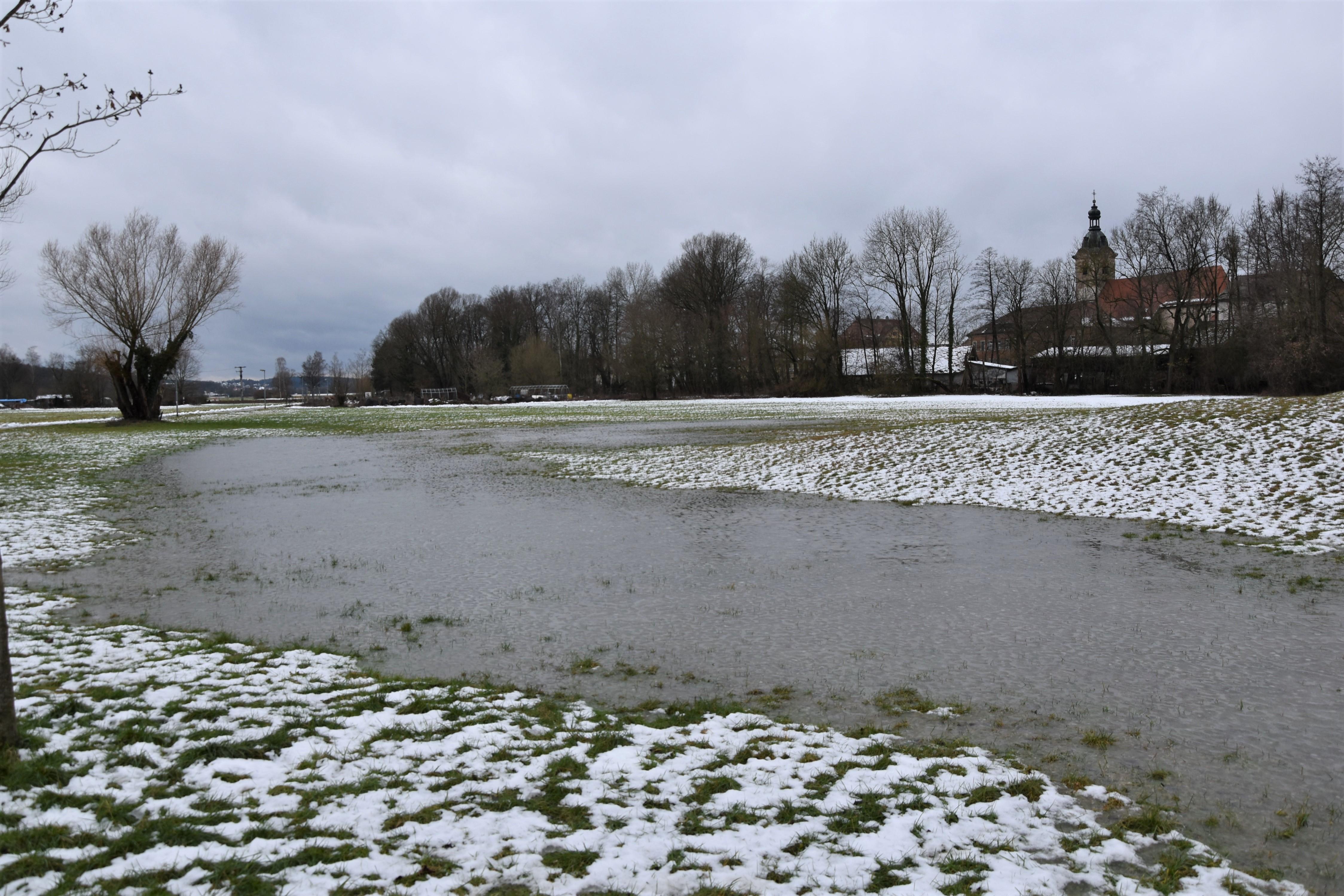 Hochwasser an der Pegnitzwiese in Hersbruck.