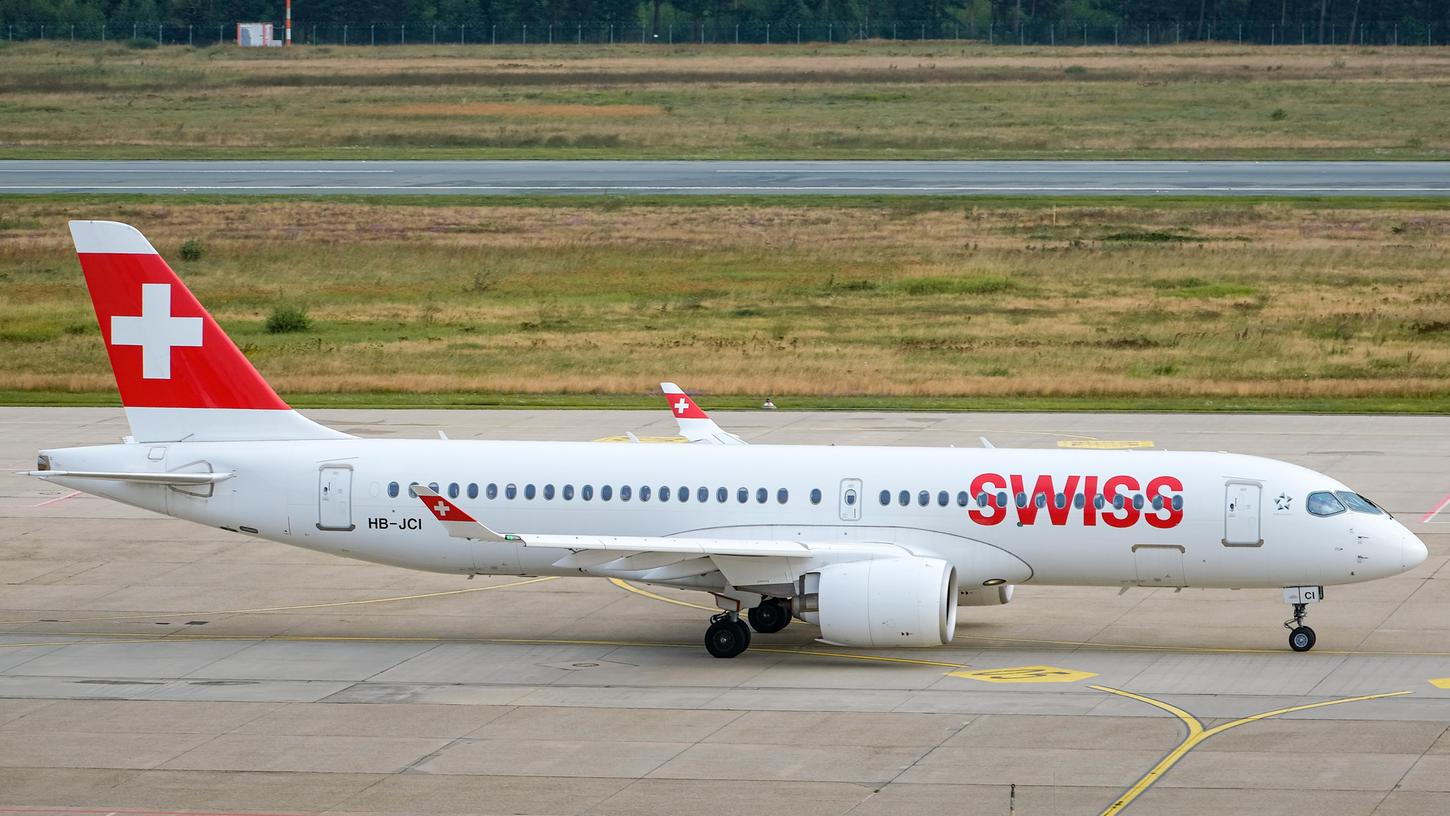 Ab nach Zürich: Ein Airbus A220 der Swiss am Airport Nürnberg.