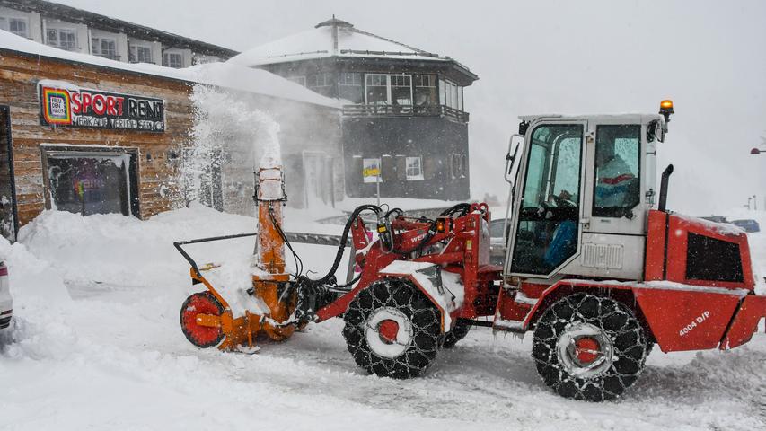 Ausnahmezustand in den Alpen: Schnee-Walze sorgt für Chaos in österreichischem Skigebiet