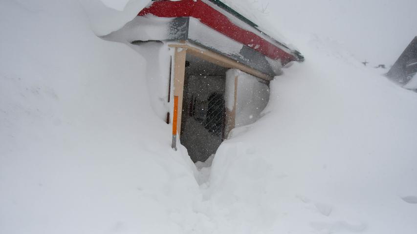 Ausnahmezustand in den Alpen: Schnee-Walze sorgt für Chaos in österreichischem Skigebiet