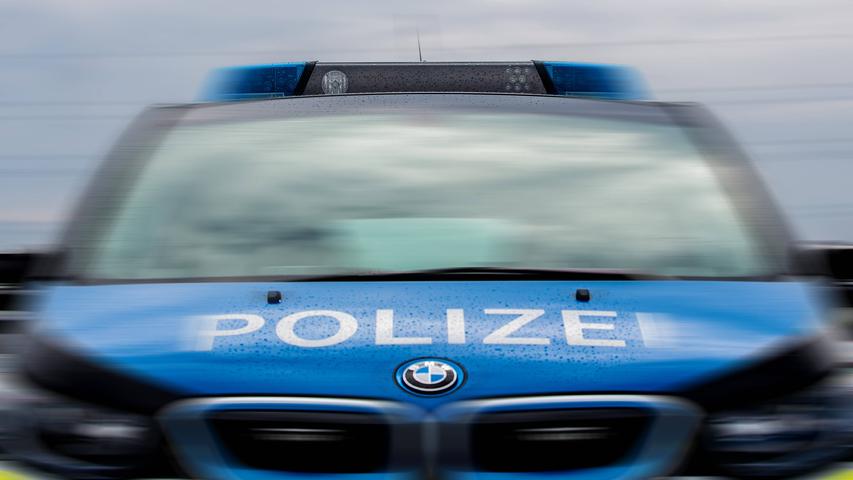 Vier Männer berauben und verletzen in Regensburg einen 36-Jährigen aus Fürth