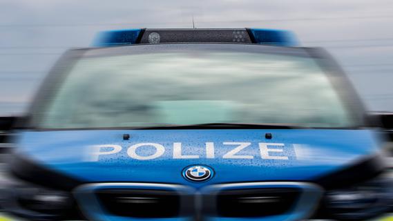 Pkw-Fahrerin kollidiert auf A9 bei Thalmässing mit einem Sattelauflieger und kommt ins Krankenhaus