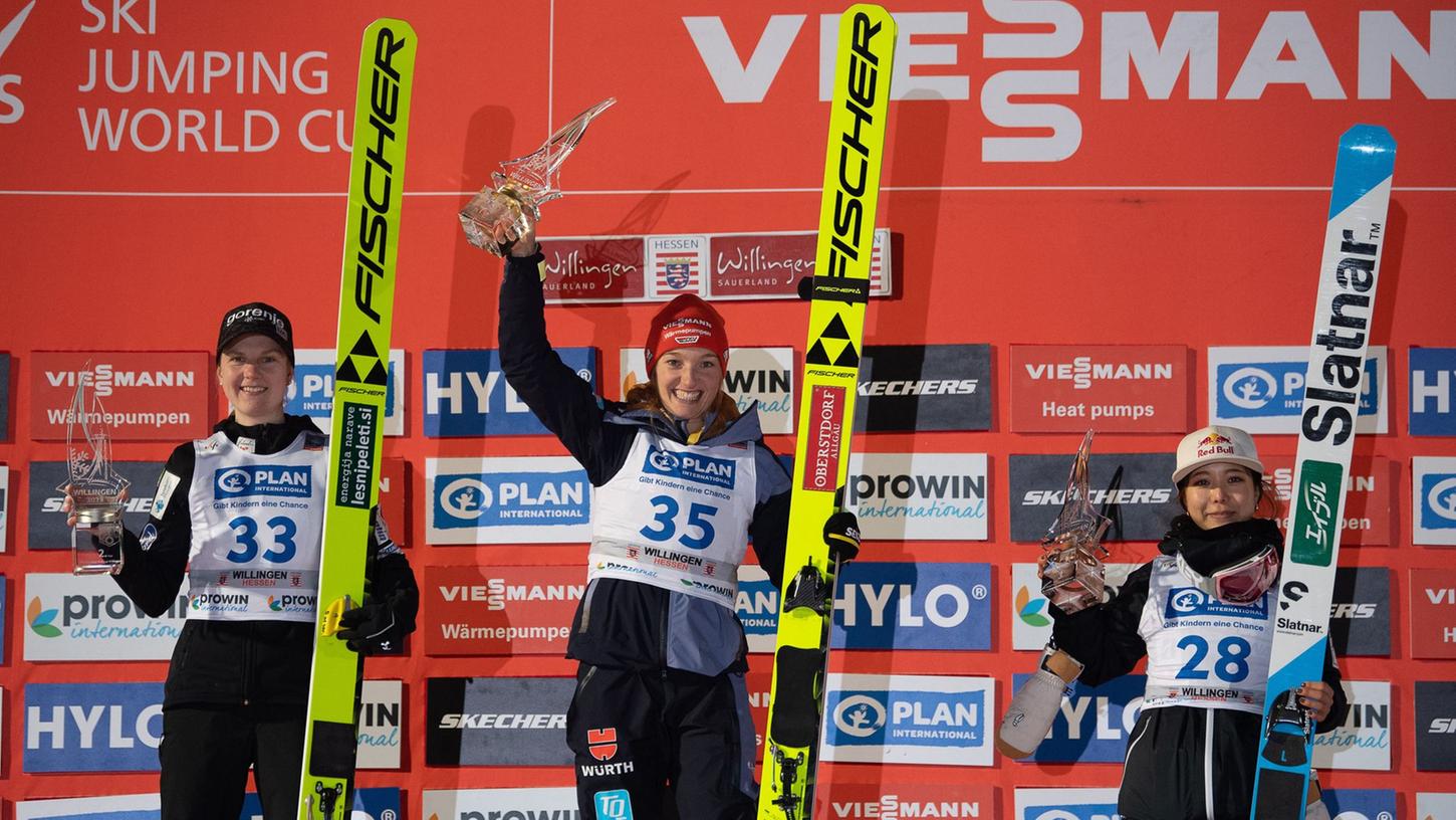 Die deutschen Skispringerinnen wünschen sich mehr gemeinsame Wettkämpfe mit den Männern.