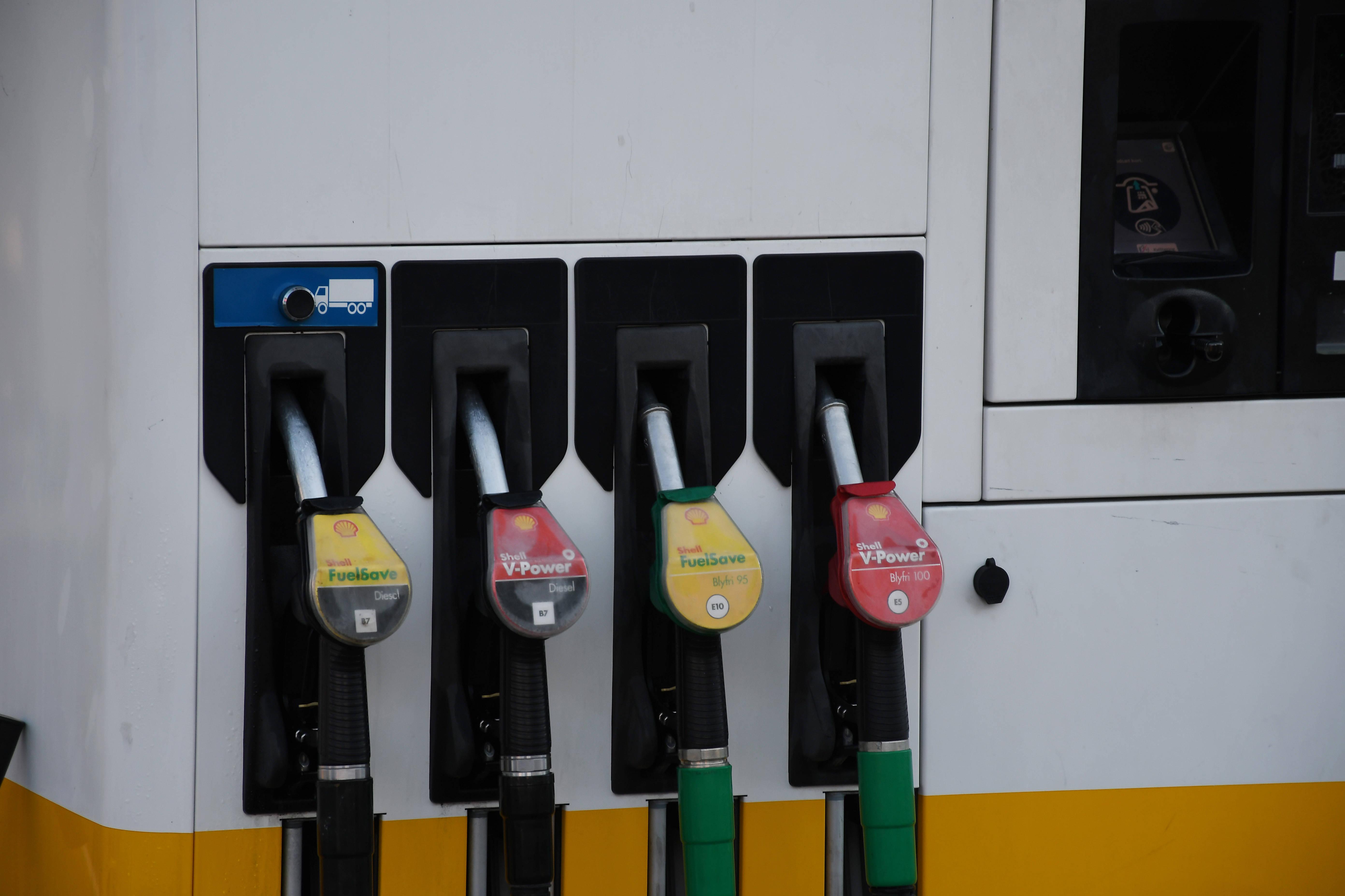 Kein Diesel mehr aus Russland Was der EUBoykott für Autofahrer