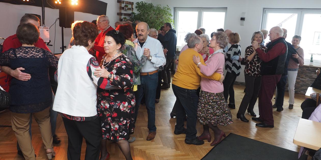 Gute Stimmung beim ersten Pegnitzer Seniorentanz nach einer längeren Pause nn.de Gute Stimmung beim ersten Pegnitzer Seniorentanz nach einer längeren Pause nn.de