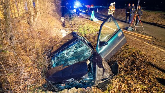 25-Jähriger in Franken baut in kürzester Zeit zwei Unfälle - möglicherweise betrunken