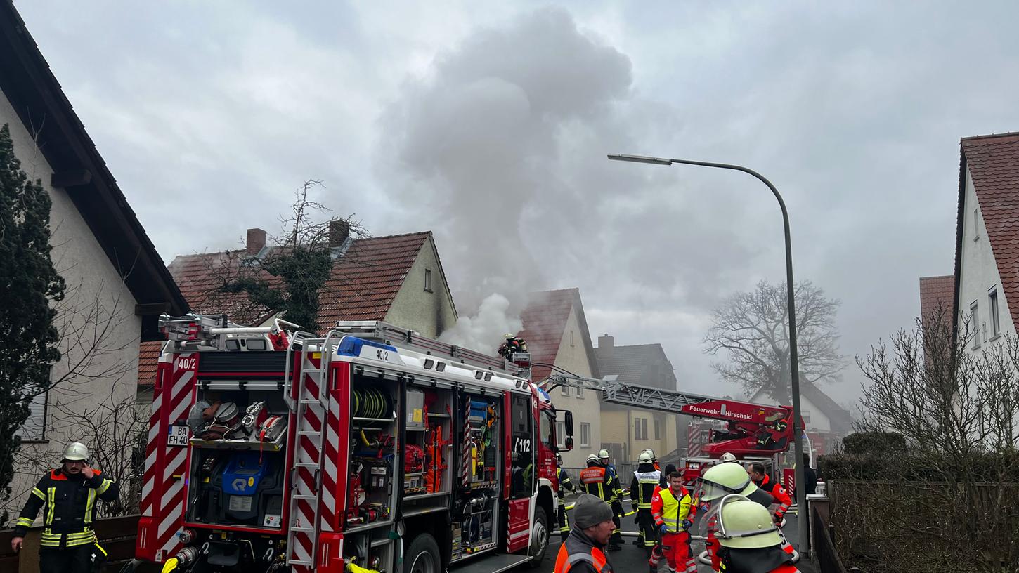Im Landkreis Bamberg kam es am Montag zu einem Brand in einer Dachgeschosswohnung.
