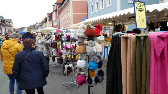 Großer Andrang trotz Schneeregen: Hintergründe zum Lichtmess-Markt in Neustadt/Aisch