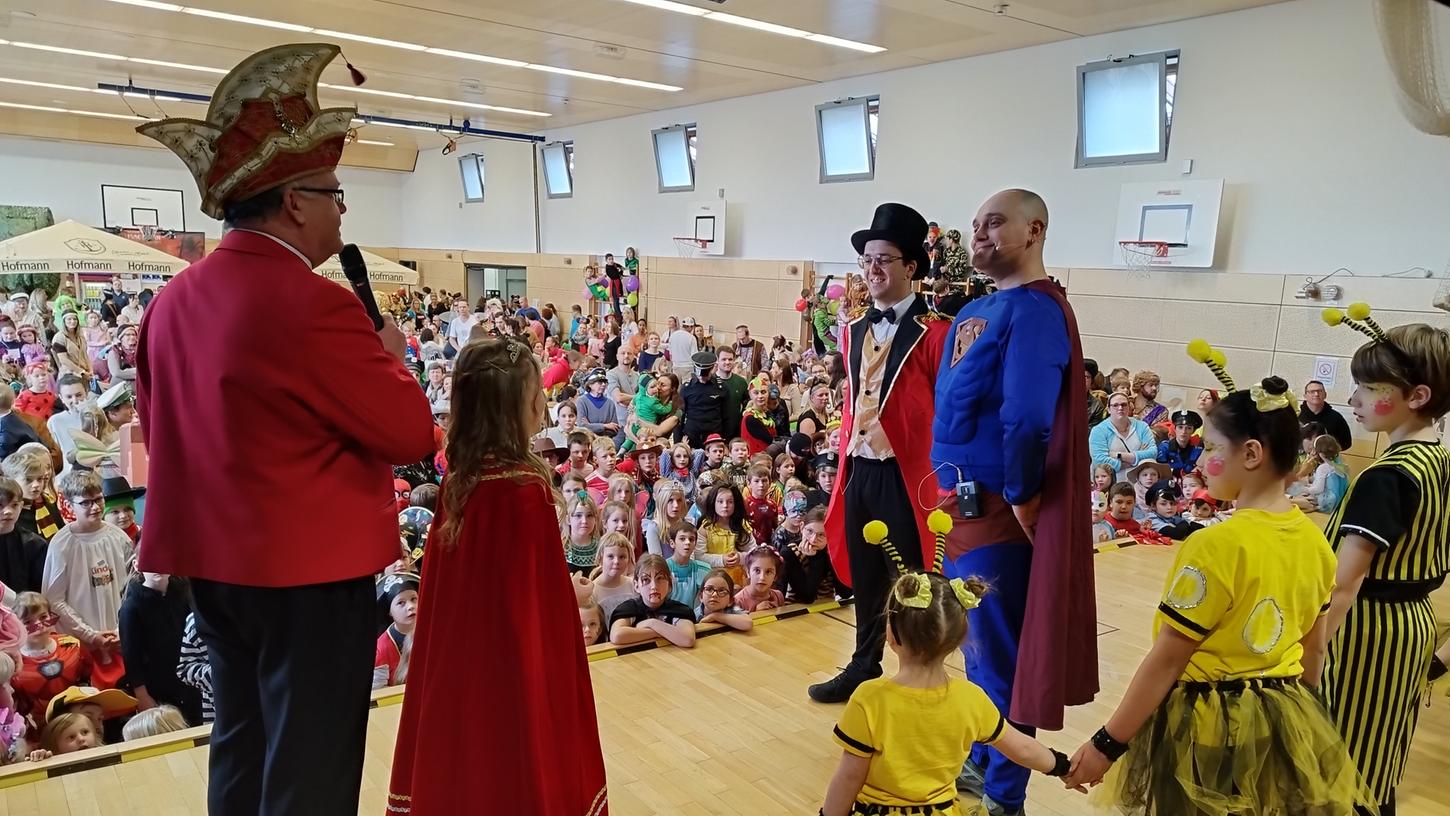 Getanzt und gelacht wurde beim Kinderfasching in Bubenreuth.