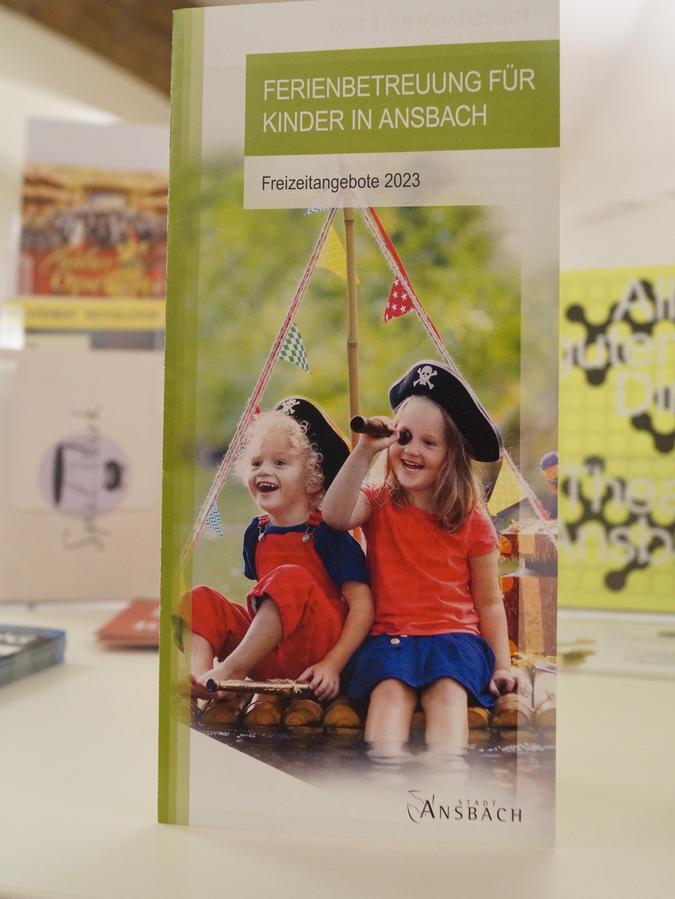 Ein Überblick über das gesamte Programm bietet der Flyer der Stadt Ansbach. Ein Überblick über das gesamte Programm bietet der Flyer der Stadt Ansbach.