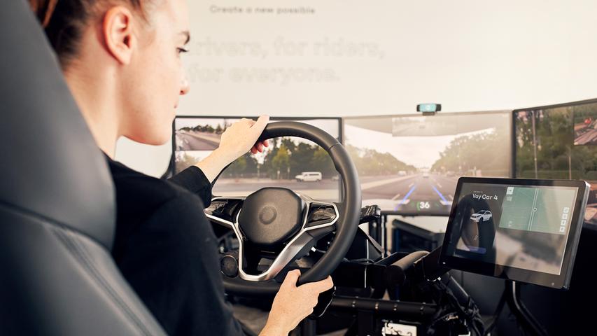 Auch wenn es so aussieht: Die Telefahrerin sitzt nicht im Cockpit, sondern in einer Leitzentrale.