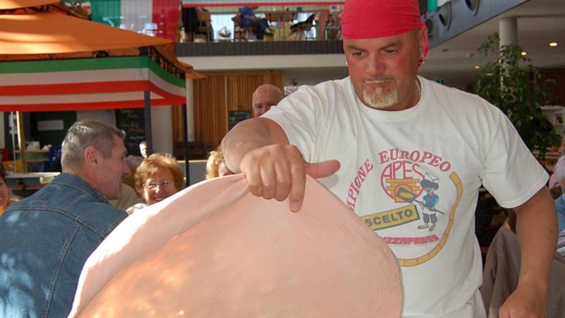 2007 schaute der Pizzabäcker-Weltmeister Severion Bovino in der Südstadt vorbei.