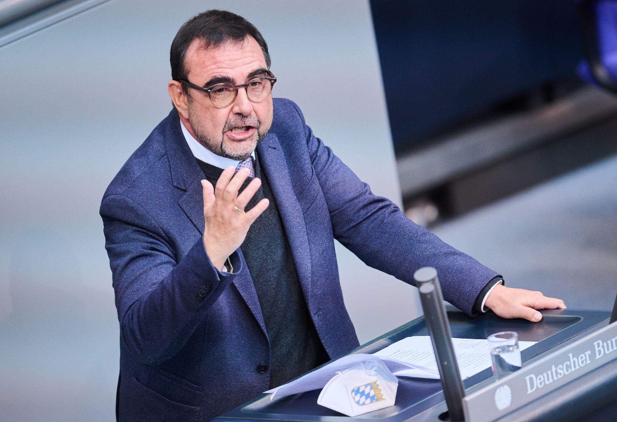 Bayerns Gesundheitsminister Klaus Holetschek (CSU) spricht im Bundestag. Bayerns Gesundheitsminister Klaus Holetschek (CSU) spricht im Bundestag.