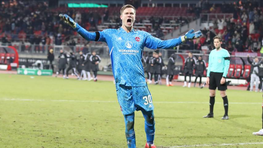 Stadion steht Kopf! So emotional jubelt der FCN nach dem Pokal-Krimi