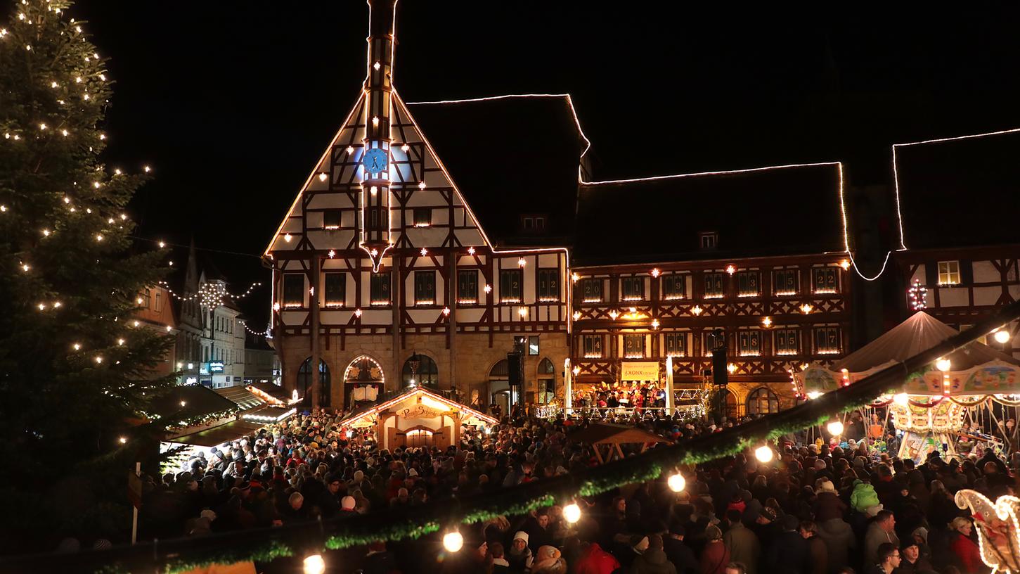 Der Forchheimer Adventskalender, wie er einmal war. Und nach der Rathaussanierung nicht mehr sein wird. Der Forchheimer Adventskalender, wie er einmal war. Und nach der Rathaussanierung nicht mehr sein wird.