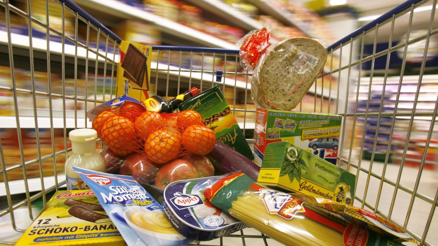 Bei der Rother Tafel werden die Lebensmittel durch die Corona-Krise knapp. Für den Zukauf von Lebensmitteln ist die Organisation auf Geldspenden angewiesen.