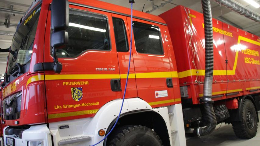 Im Heßdorfer Feuerwehrhaus hat auch der ABC-Zug des Landkreises Erlangen-Höchstadt seinen Standort. 